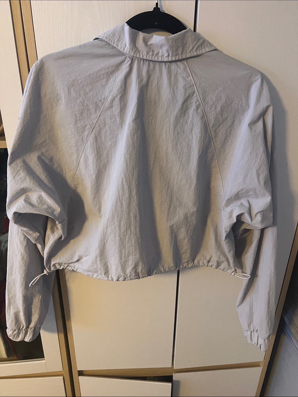 Alo Yoga Cropped 1/4 Zip Alumni Pullover - Light Gray, sz small - Picture 5 of 5